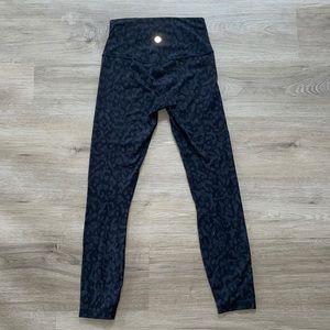 Lululemon Camo Leggings- size 4- ‘28